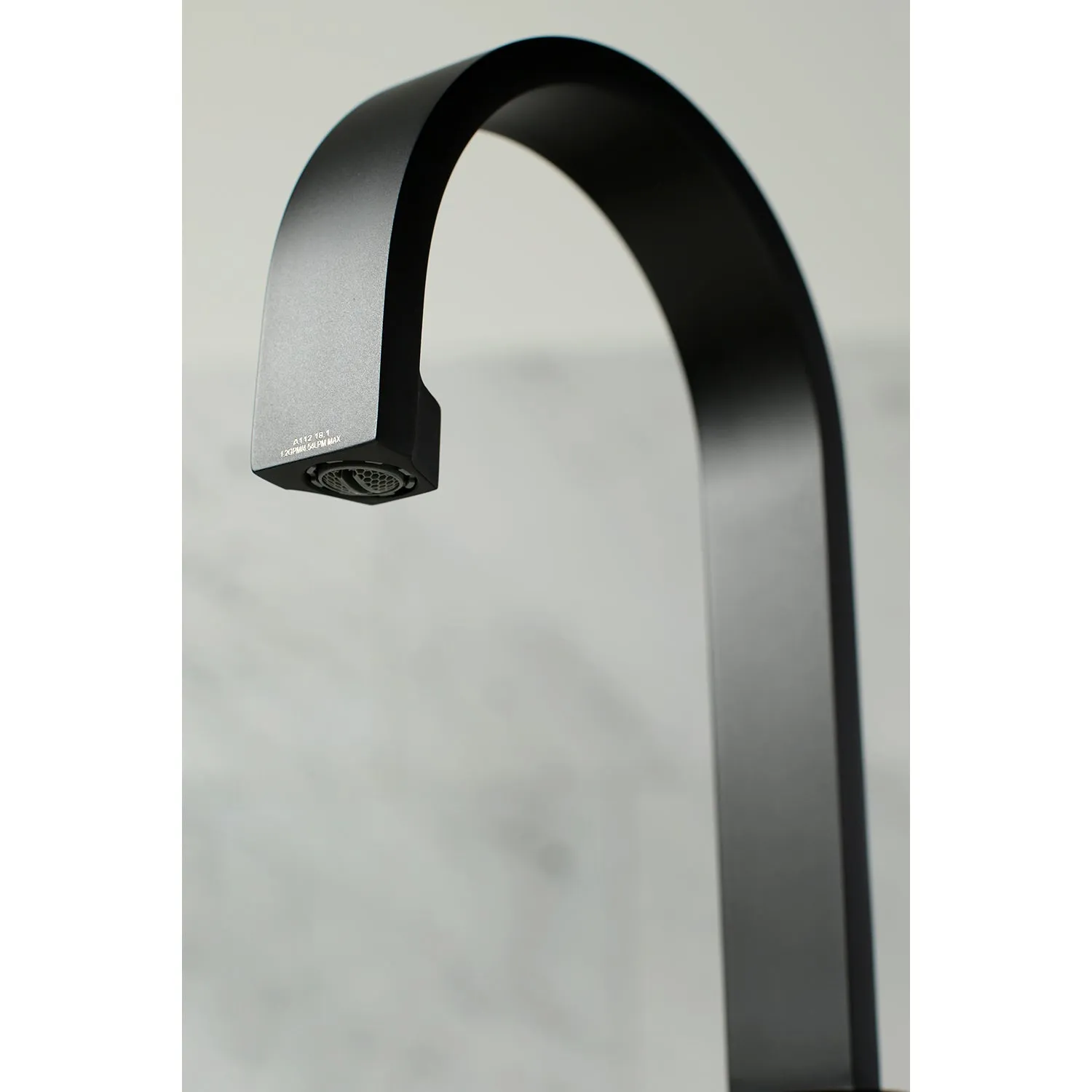 Fauceture LS8218DKL Kaiser Single-Handle Bathroom Faucet Drain